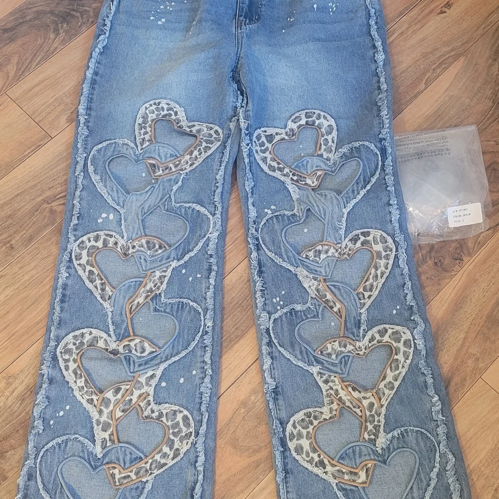 OLI & HALI Heart w/Leopard Trim Cutout Jeans, NIB, Sz S (Jrs 1-5),  🔥HOT ITEM - Picture 4 of 13